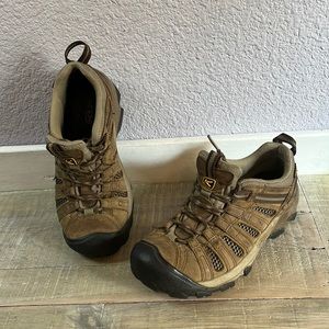 Keen brown lace up Hiking  Leather Boots - Women's 6